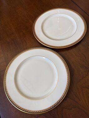 Lenox Presidential Collection Monroe porcelain 8 3/8” set of 2 salad plates